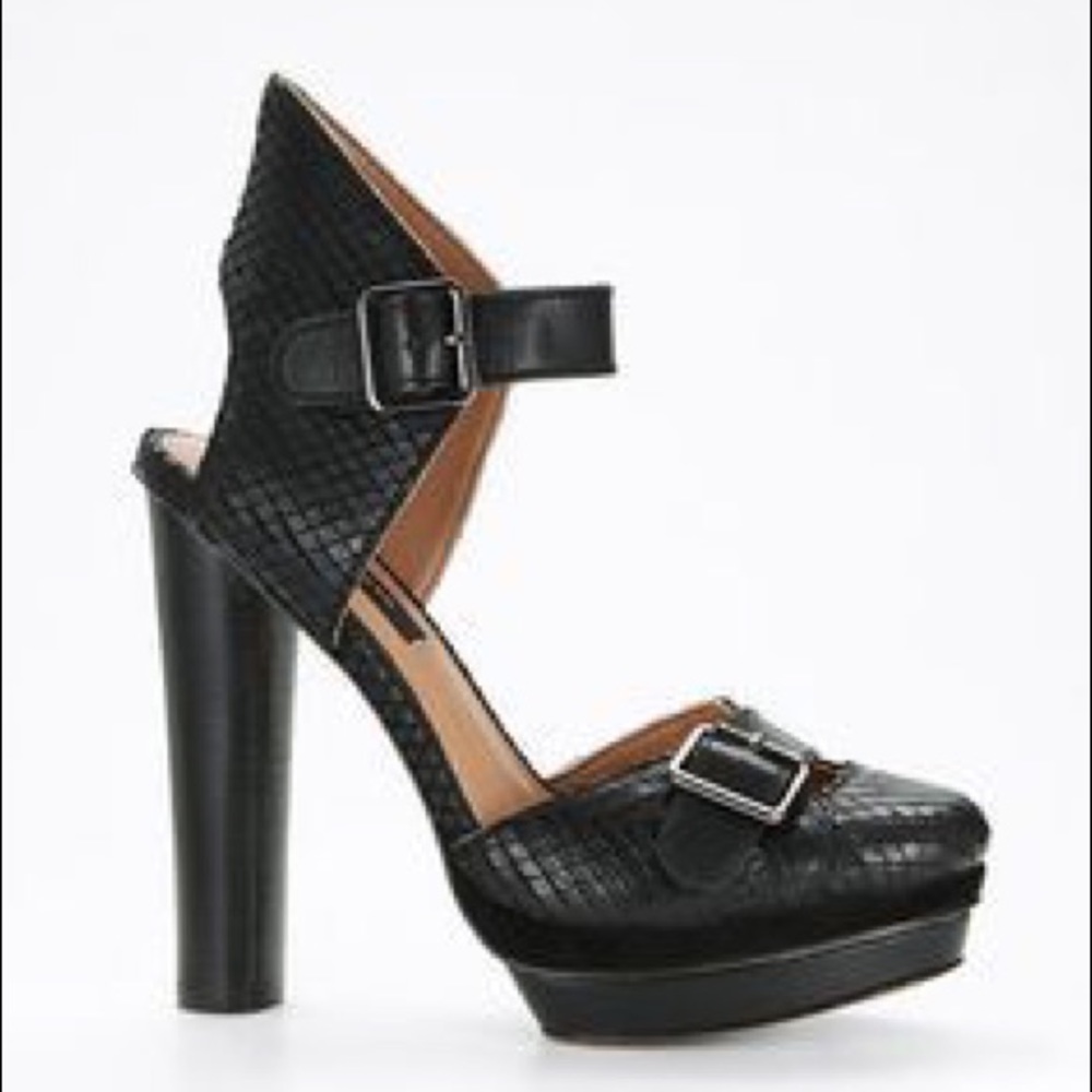 Ann Taylor lilia platform shoe black size 8