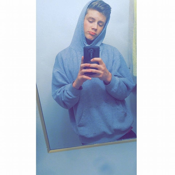 Meet your Posher, Dylan - Picture 1 of 1