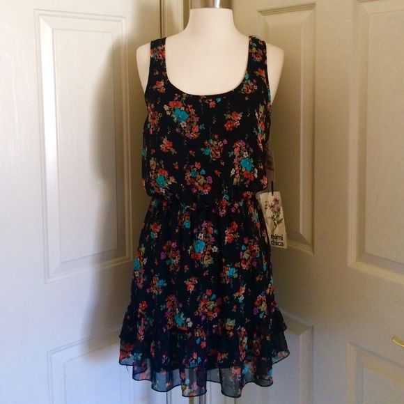 Floral Chiffon Ruffled Dress - Picture 3 of 3