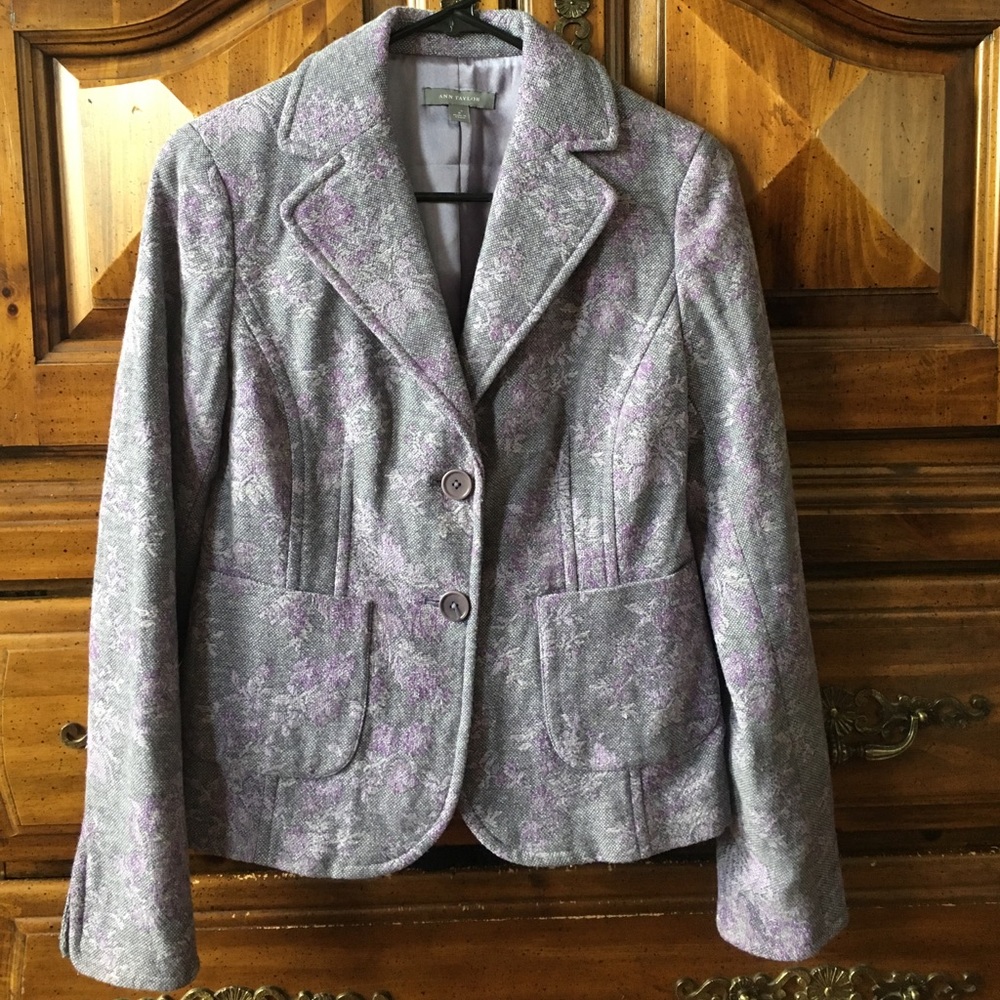 Gorgeous Ann Taylor blazer