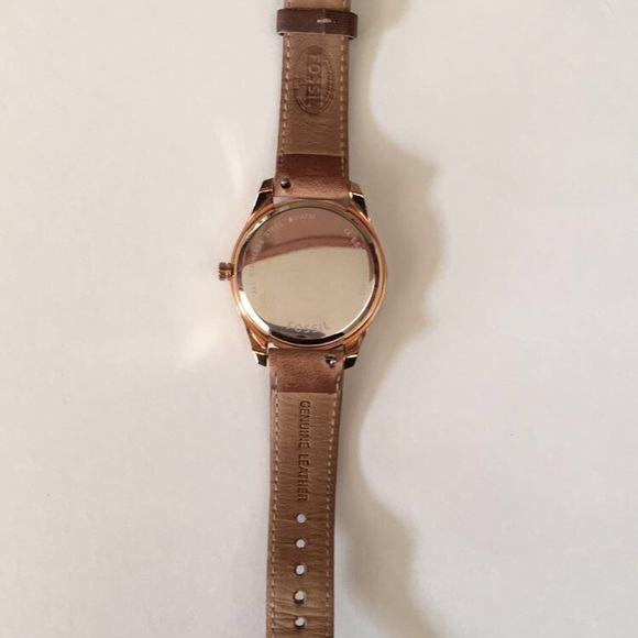 Fossil Watch with Leather Band - Picture 3 of 6