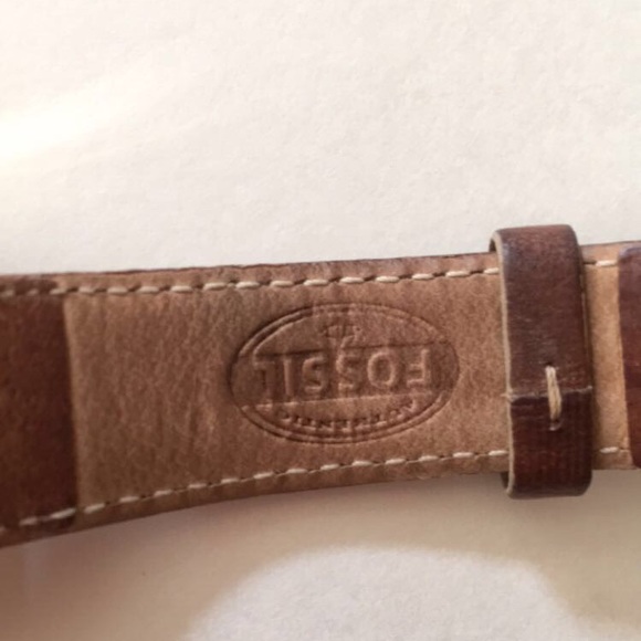Fossil Watch with Leather Band - Picture 5 of 6