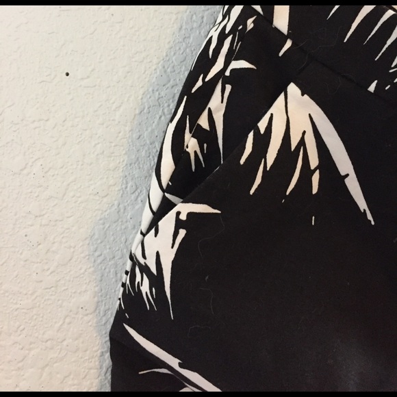 Vince Camuto Palm print pants - Picture 5 of 7