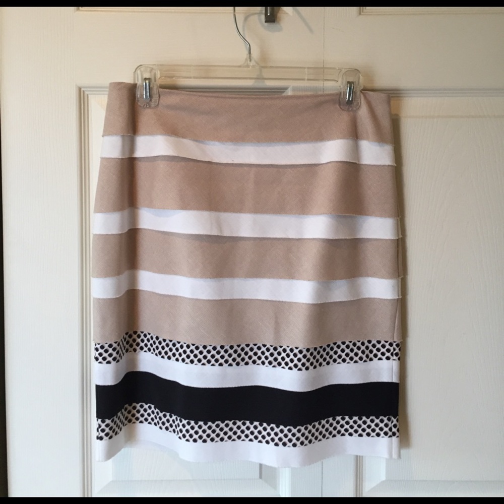 WHBM SKIRT SZ 6