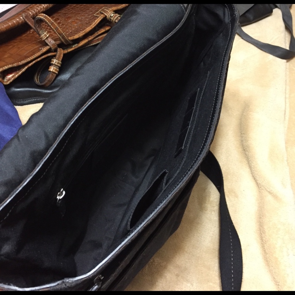 Black Coach Messenger bag - Picture 3 of 4