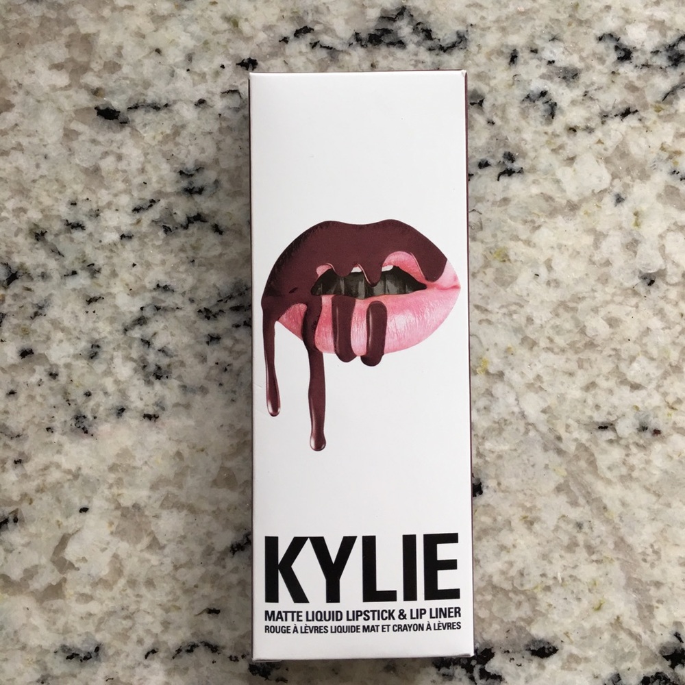 Kylie Matte Lip Kit in LOVE BITE