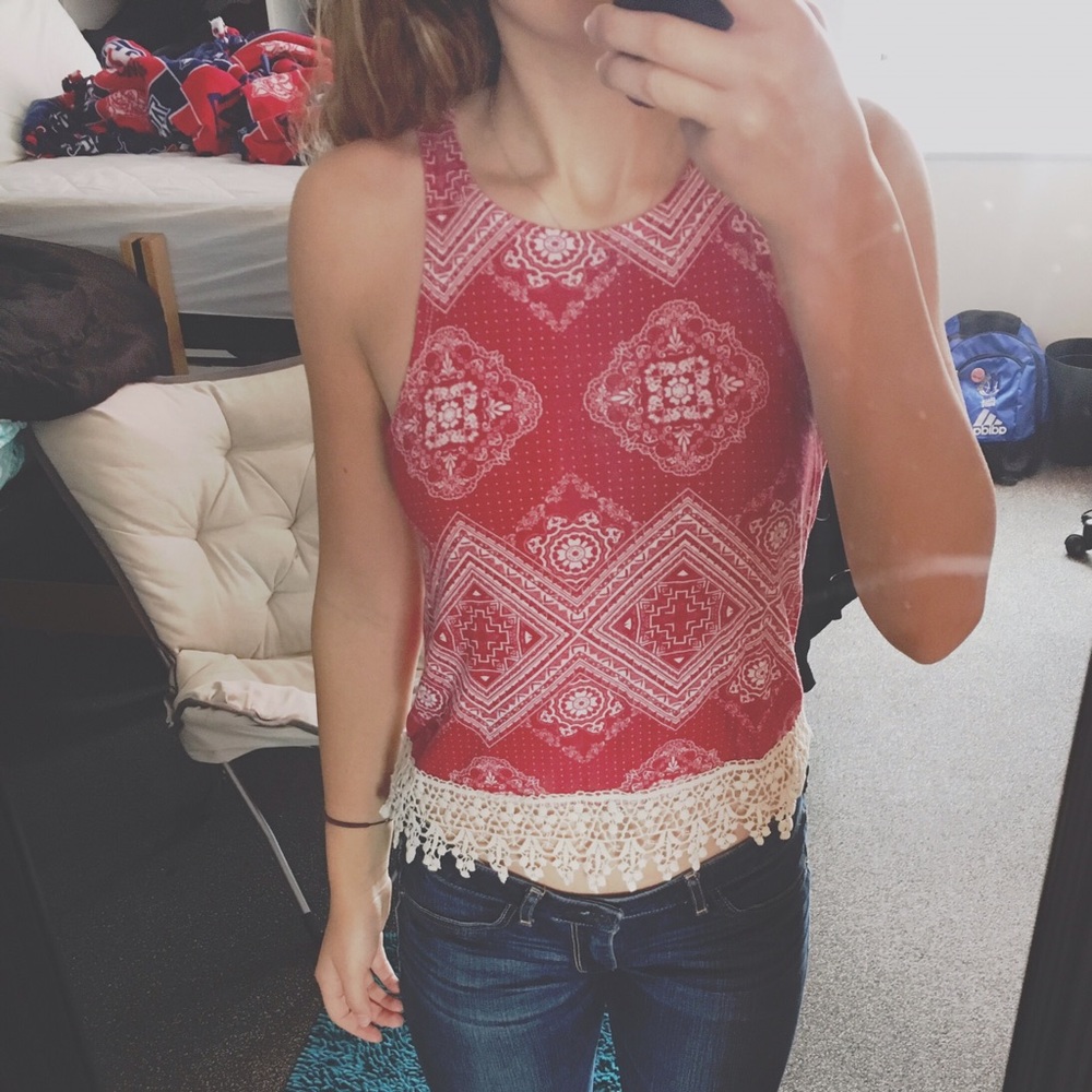 ((SOLD)) RUE21 RED AZTEC CROP
