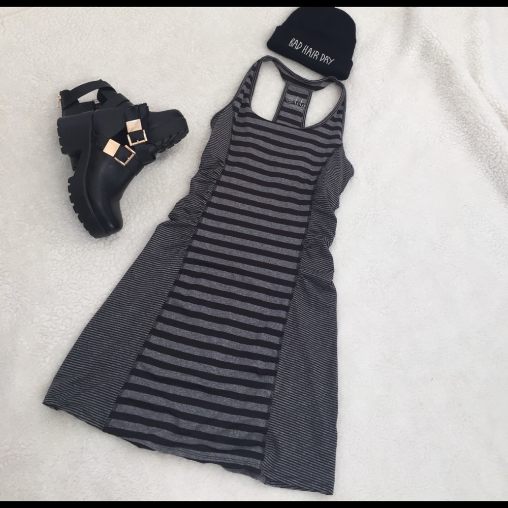 🎉HOST PICK🎉 NWT LOLA DRESS size small
