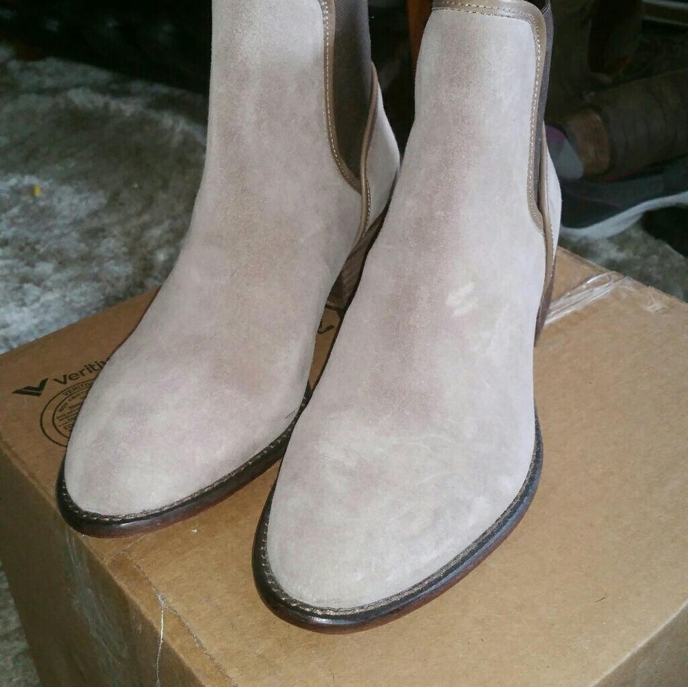 New Donald J Pliner BEIGE 10M ankle boots