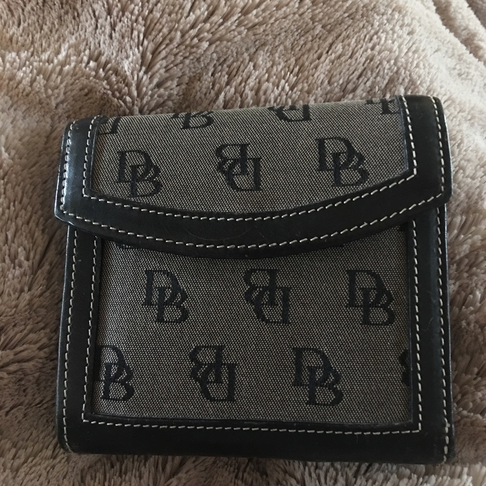 AUTHENTIC Dooney & Bourke Black Signature Wallet