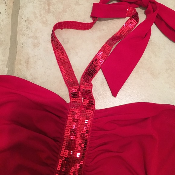 Red Dress - Picture 3 of 4