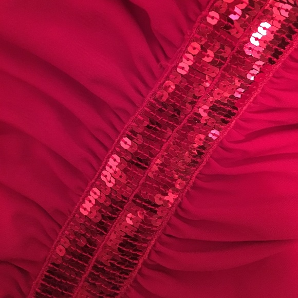 Red Dress - Picture 4 of 4