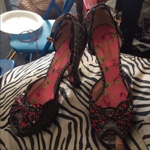 Betsy Johnson snake skin heels