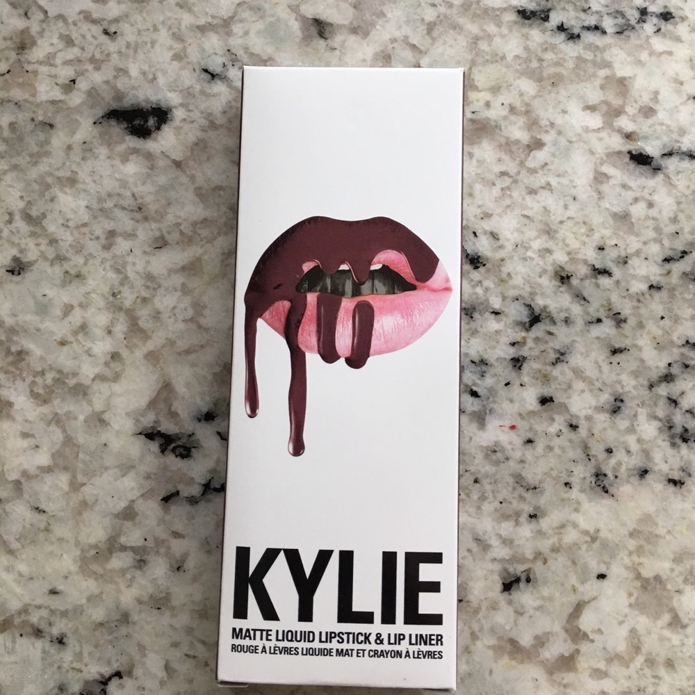 Kylie Matte Lip Stick in LOVE BITE