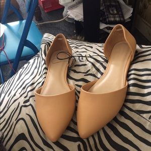 Pointy toe flats