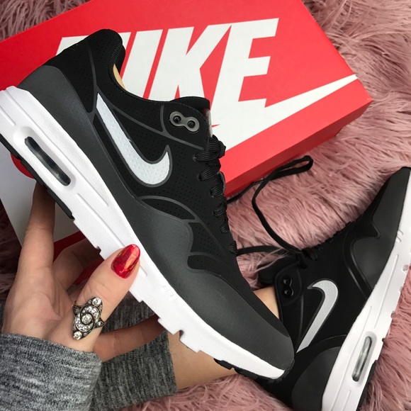 ⭐️HP⭐️NWT Nike air max ultra moire - Picture 2 of 7