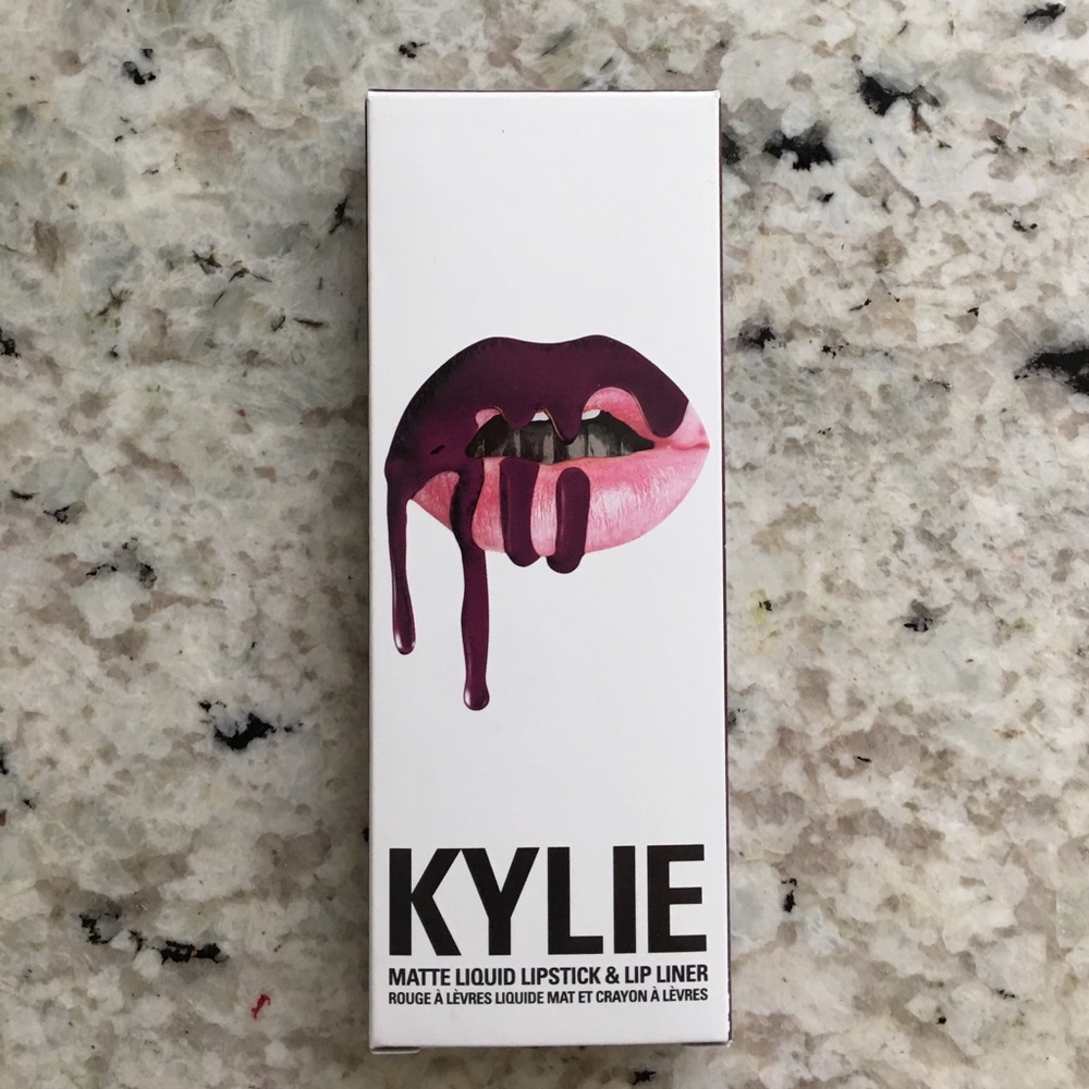 Kylie Matte Lip Kit in KOURT K