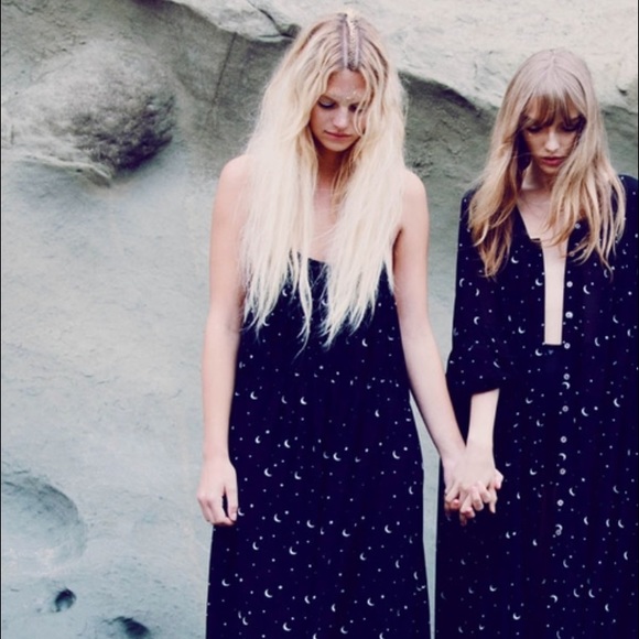 Wildfox Dresses & Skirts - 🆕 Wildfox Moon and Stars flower dress size L ✨🌙