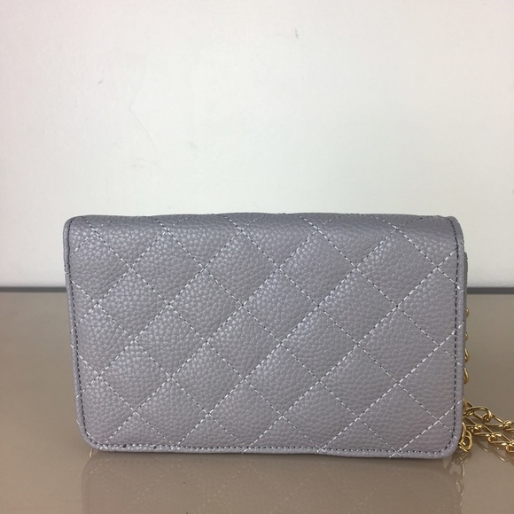 🖤Sold 🖤BCBG Paris Mini Quilted Crossbody - Picture 4 of 8