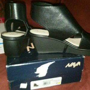 New NAYA BLACK 10M pebbled leather wedge sandals