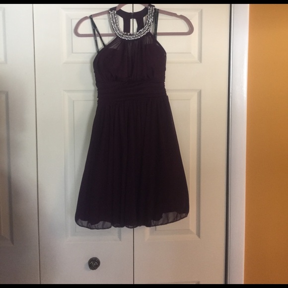 Plum formal dress - Picture 3 of 8