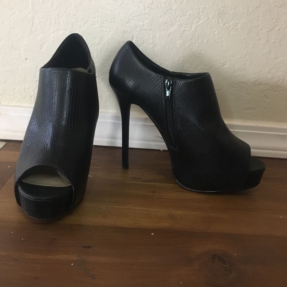 Really cute Steve Madden booties