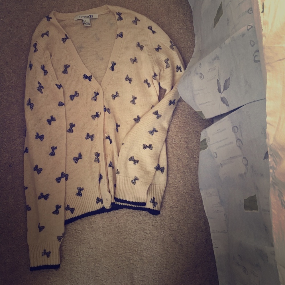 Cute Little Cardigan with Bows 🎀🎀