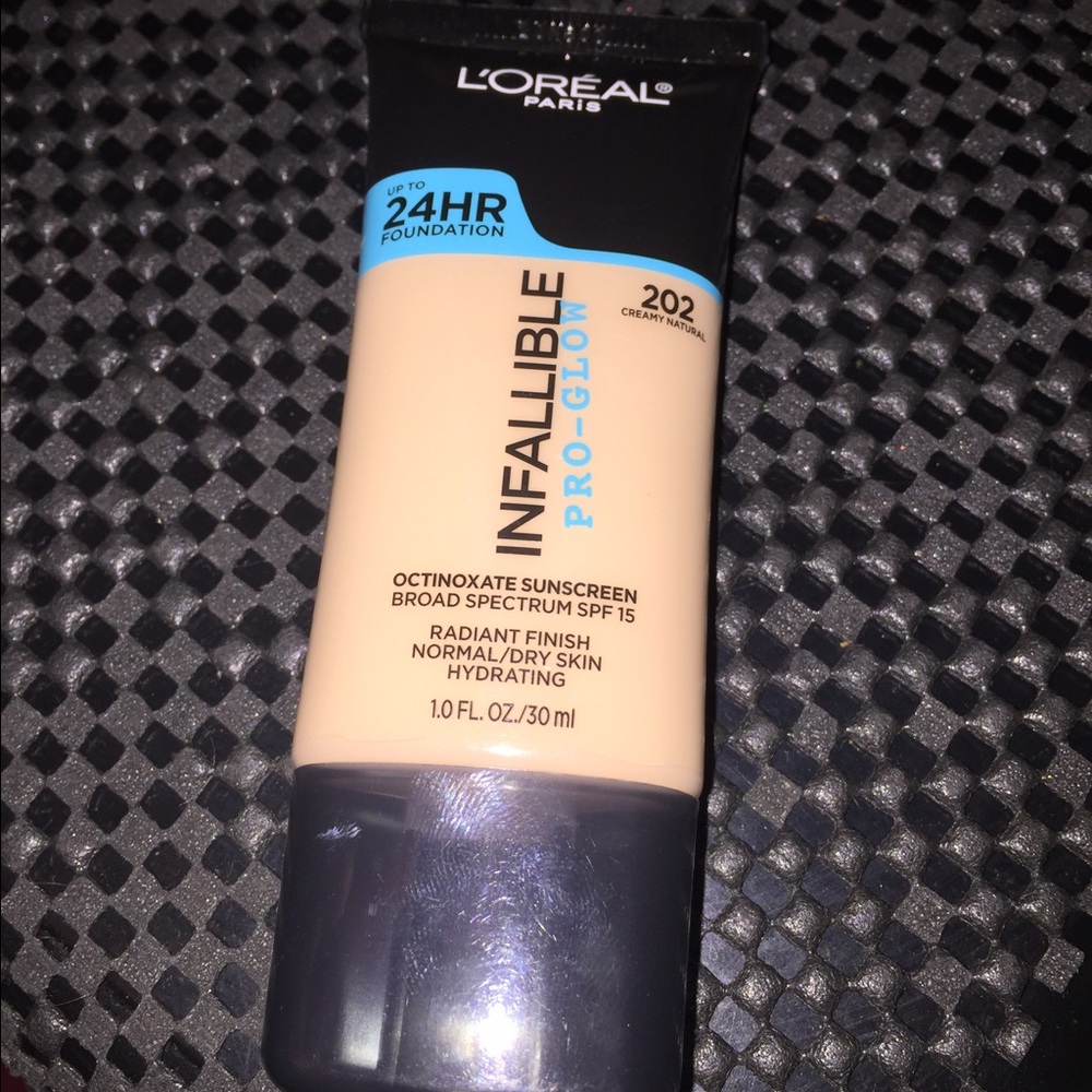 L'Oréal Paris Infallible Pro-Glow Foundation!! 💫