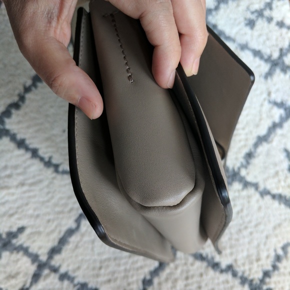 SOLD! Chloe Faye Small Grey - Picture 7 of 8