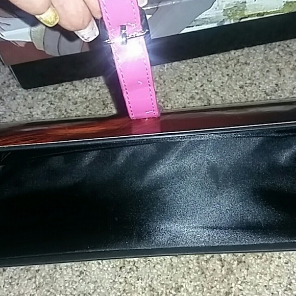 Eye Catcher Clutch - Picture 3 of 4