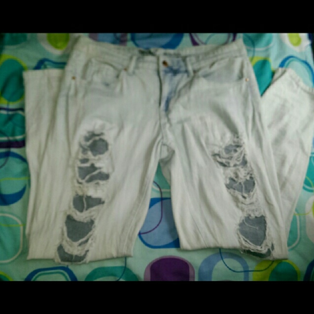 Light wash jeans with rips