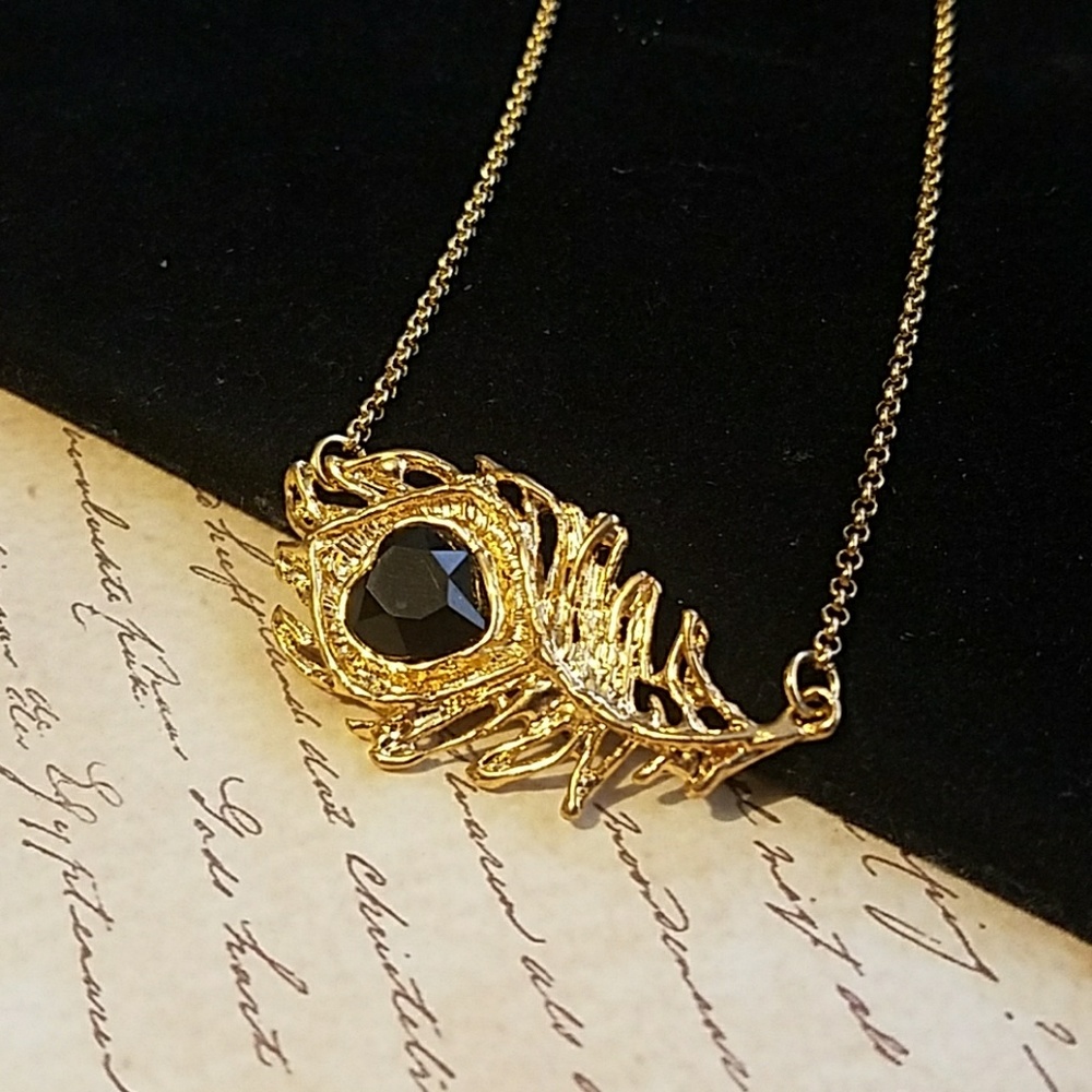 N754 Sideways Gold Feather Necklace