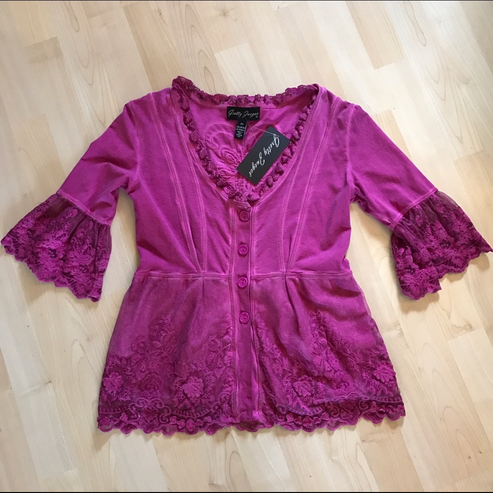 Gretty Zueger top