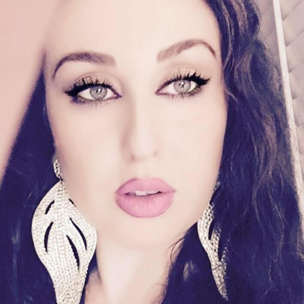 Meet your Posher, Gia