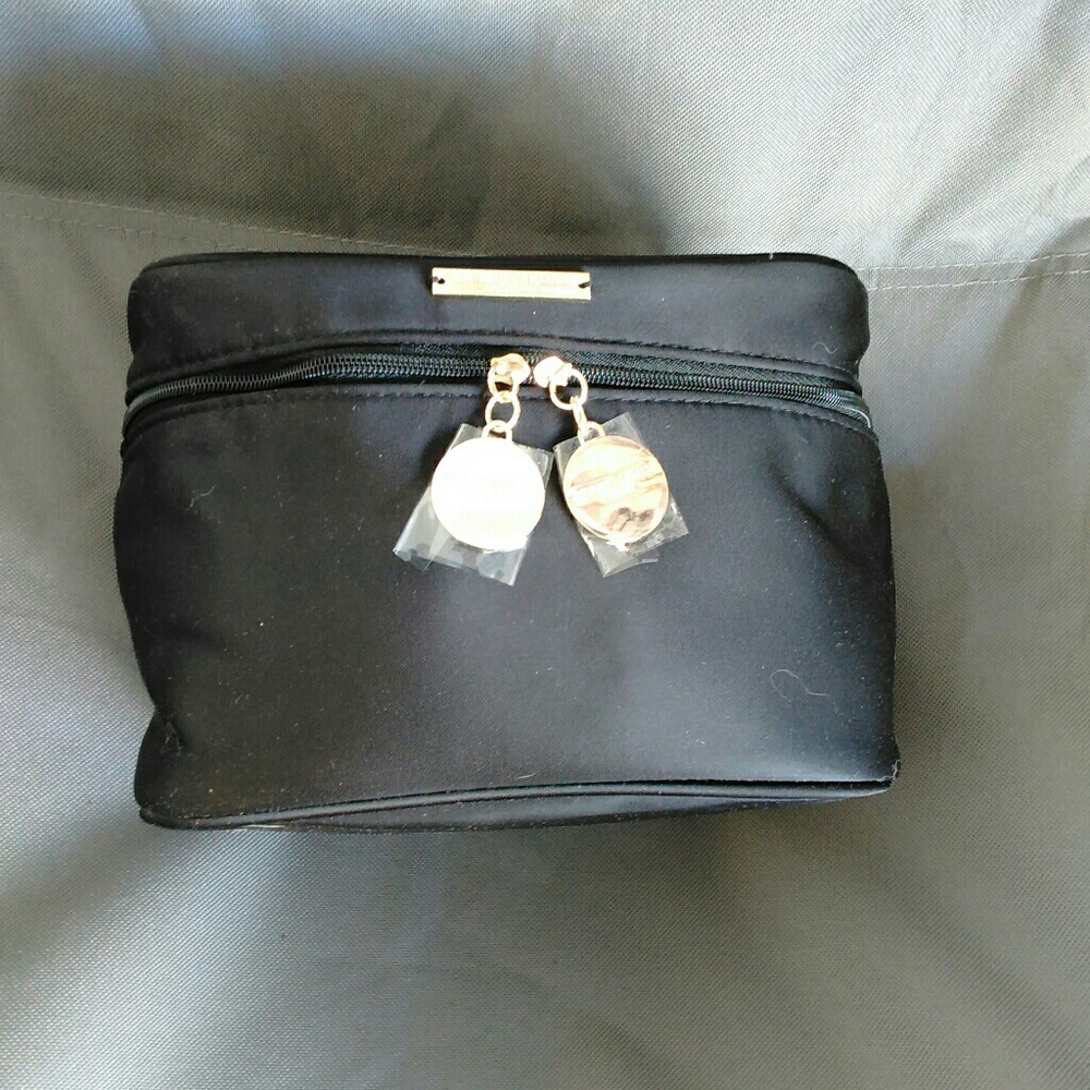 Giorgio Armani Parfums makeup or jewelry case