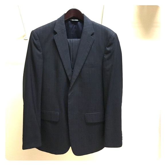 Jos. A. Bank - Travelers Collection - Picture 1 of 2