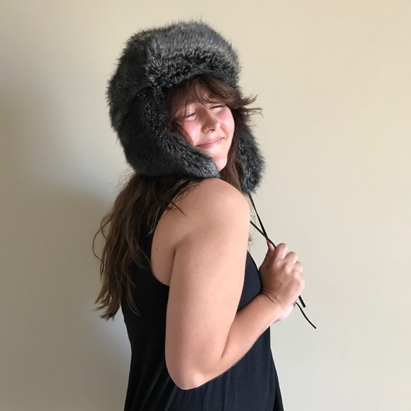 Fur hat - Picture 2 of 2