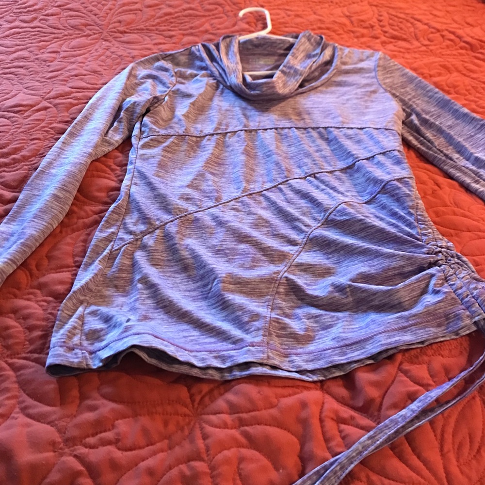 Active wear shirt