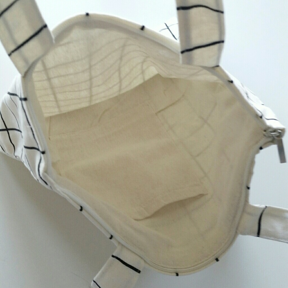 Grid Canvas Bag - Off White & Black - Picture 3 of 5