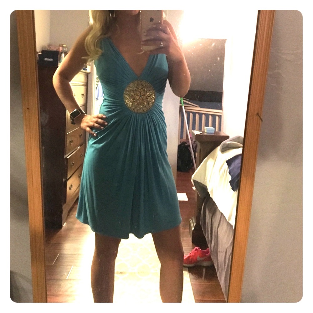 Cotton light blue dress with gold metal decal
