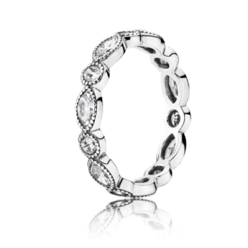 Alluring Brilliant Marquise Pandora Ring