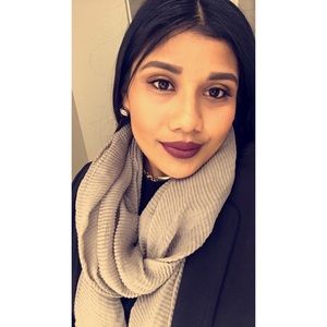 Meet your Posher, Olivia