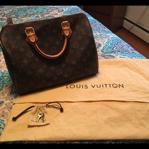 SOLD Iconic Louis Vuitton speedy 30