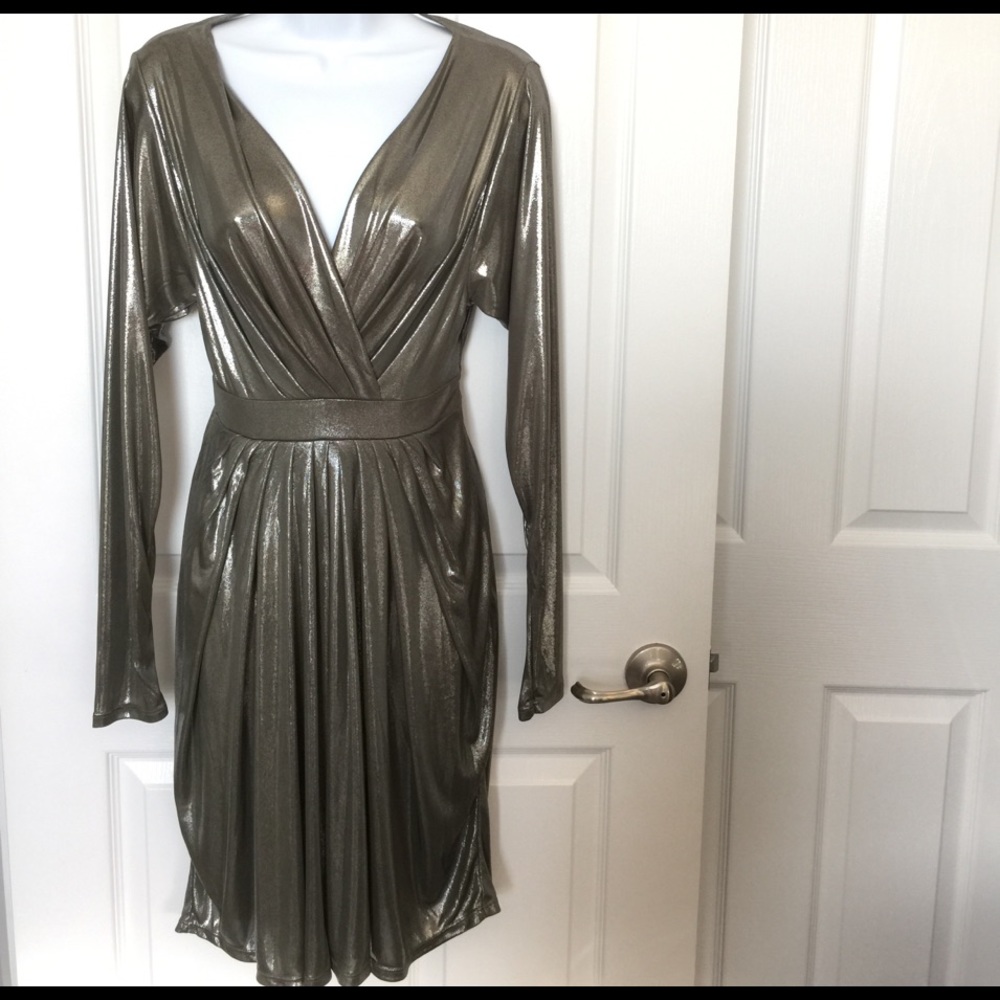❣️SALE❣️NWOT SZ 2, VS/MODA INTERNATIONAL DRESS❤