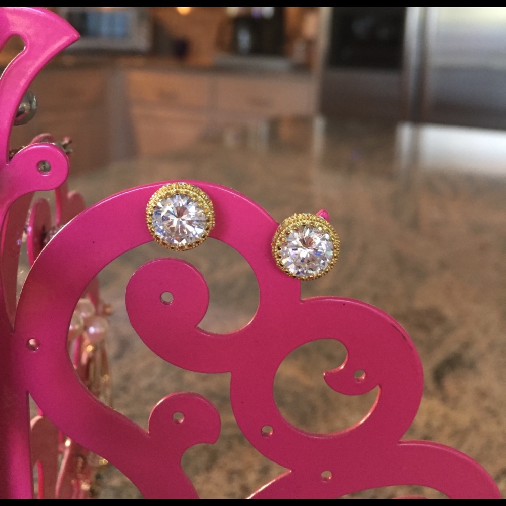 NWOT Gold Crystal Earrings