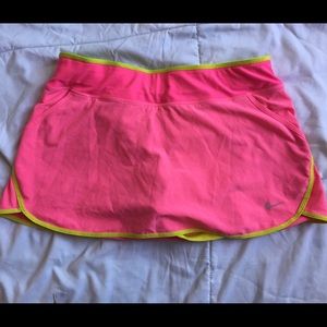 NWOT Nike dri-fit skirt with built in shorts