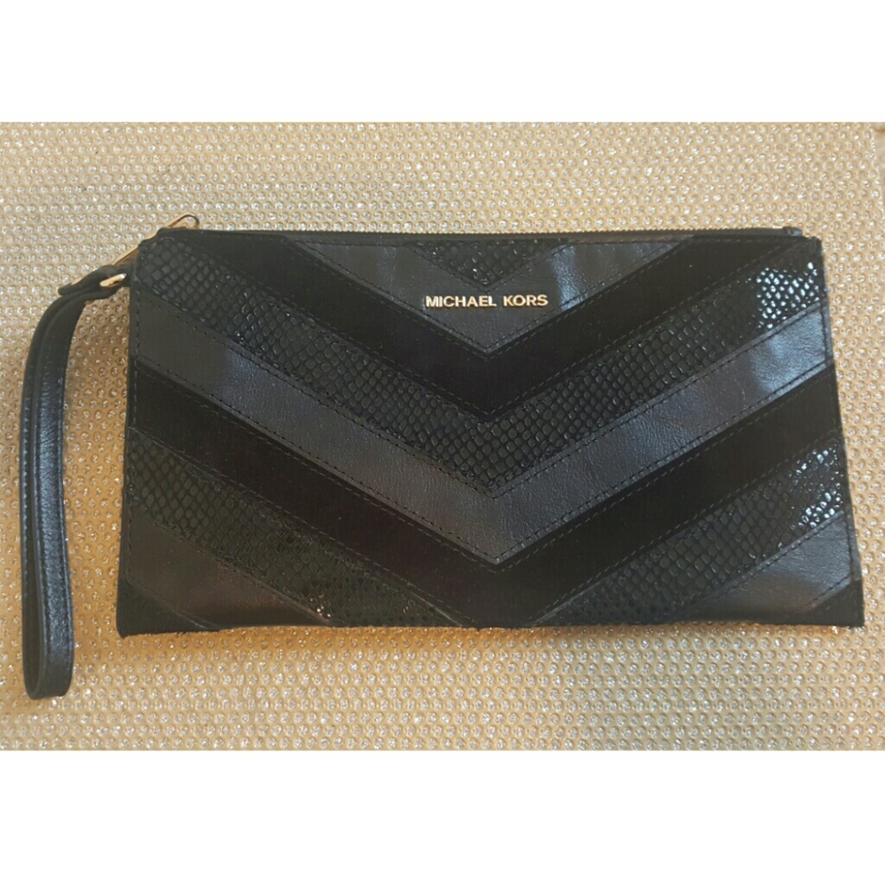 Michael Kors Wristlet