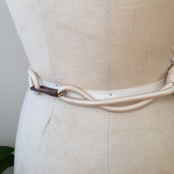 H&M Accessories - H&M pear vintage looking belt size Medium H&M Accessories - H&M pear vintage looking belt size Medium