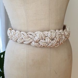 H&M Accessories - H&M pear vintage looking belt size Medium H&M Accessories - H&M pear vintage looking belt size Medium