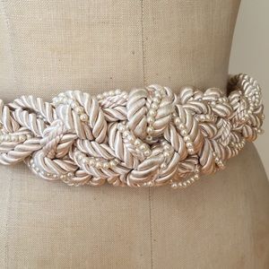 H&M Accessories - H&M pear vintage looking belt size Medium H&M Accessories - H&M pear vintage looking belt size Medium